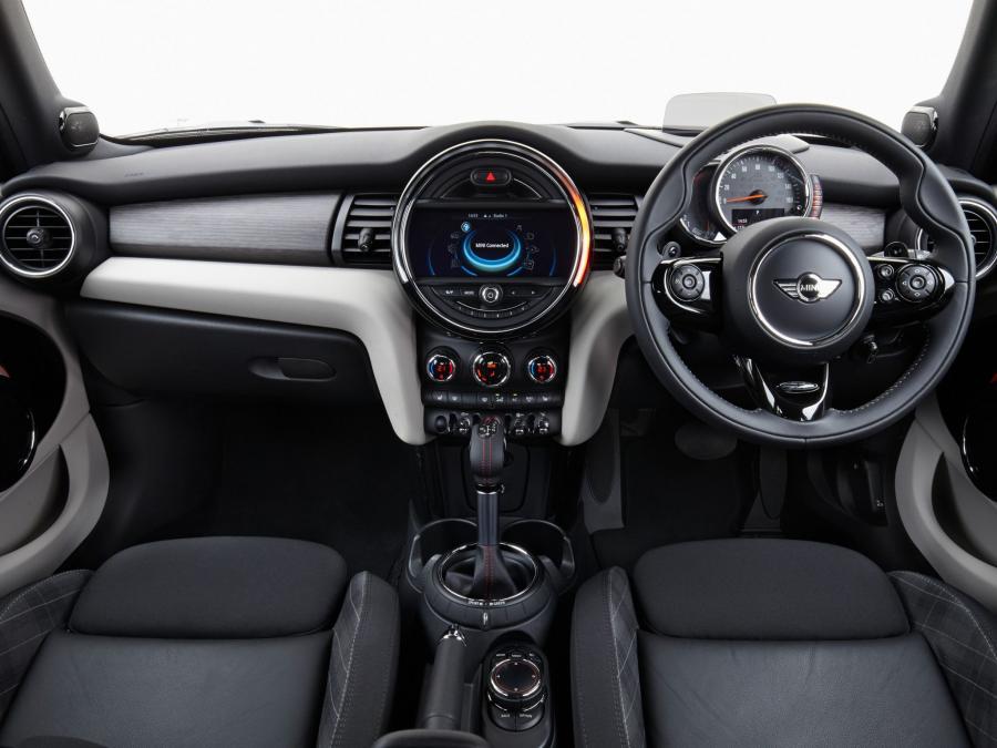  Mini Cooper S 5-Door 2014 года  (UK) (фото 24 из 35)